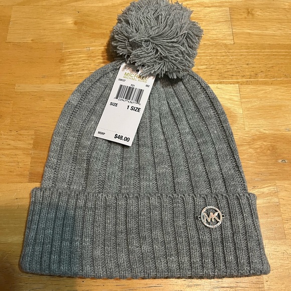 MICHAEL Michael Kors ribbed knit beanie Pom hat NWT - Picture 1 of 8